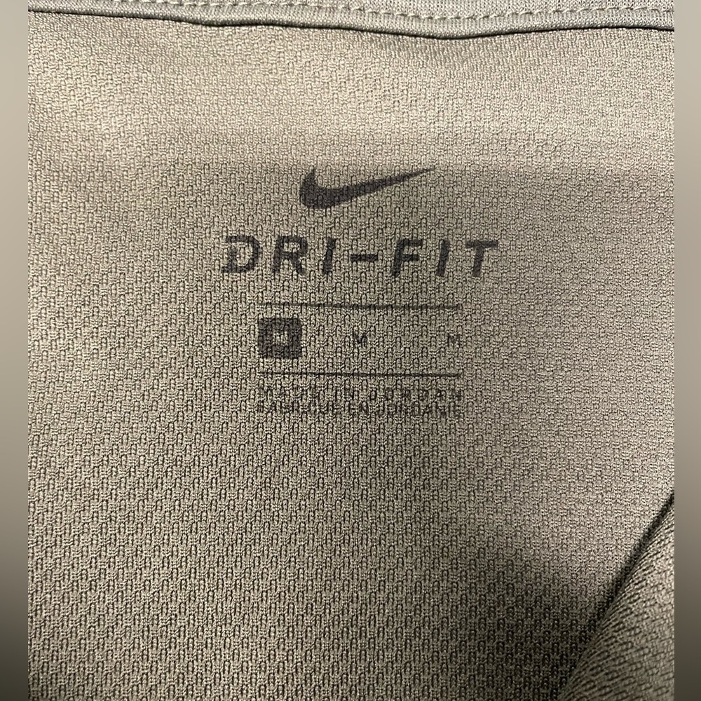 Nike Dri-Fit 100% Polyester Mens Superset Quarter Zip. Size M. *Like New* - Picture 6 of 7